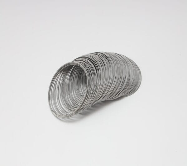 Nitinol shape-setting wire demonstrating memory effect