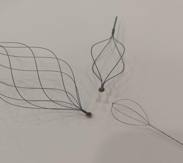 Tipless nitinol basket for safe and efficient stone removal in urology