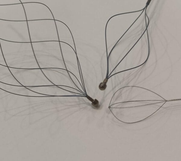 Nitinol tipless basket for safe stone retrieval